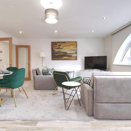 Unique! Stunning 3-Bed Penthouse Flat - 2 Floors - Sleeps 8 - Free Parking Apartment Coventry Exterior photo
