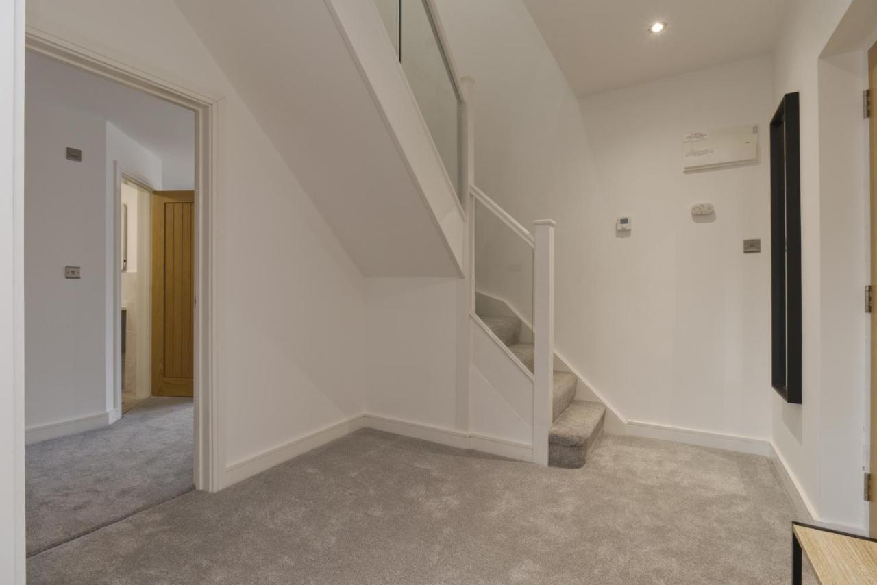 Unique! Stunning 3-Bed Penthouse Flat - 2 Floors - Sleeps 8 - Free Parking Apartment Coventry Exterior photo